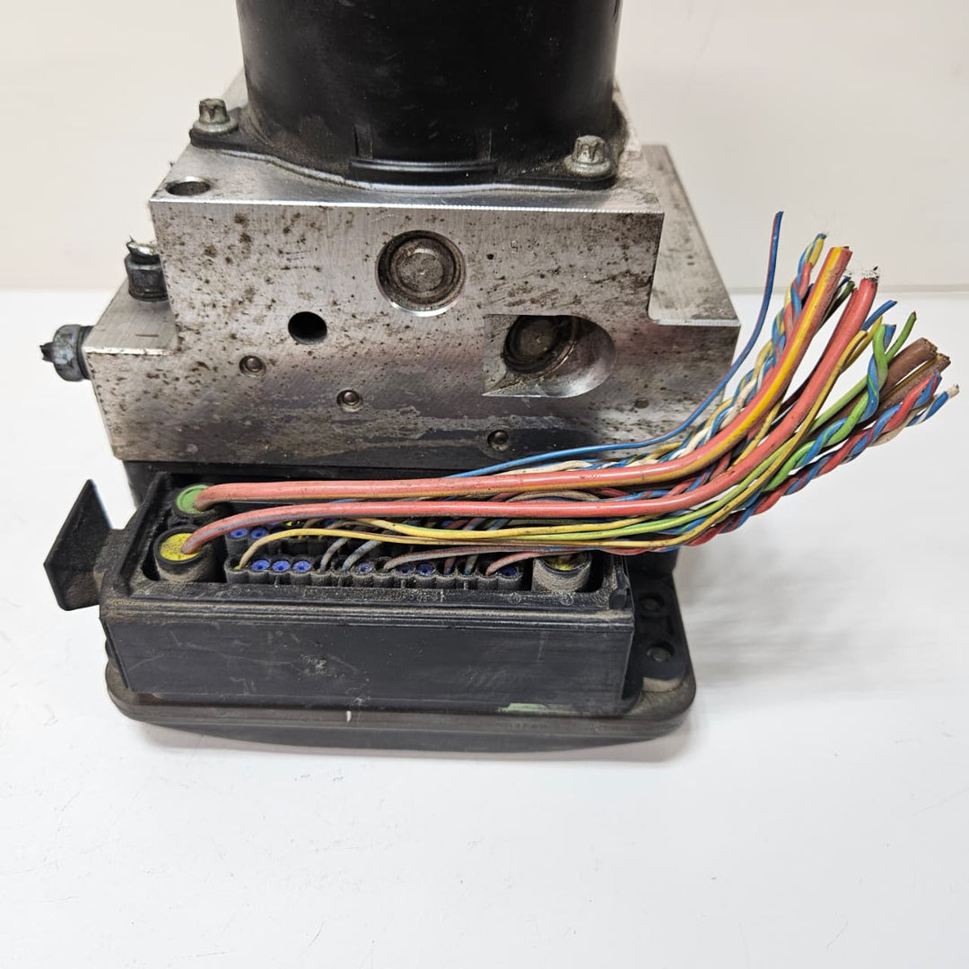 2008-2010 BMW 5 Series E60 535i 520d ABS Pump Control Module 6783360 USED