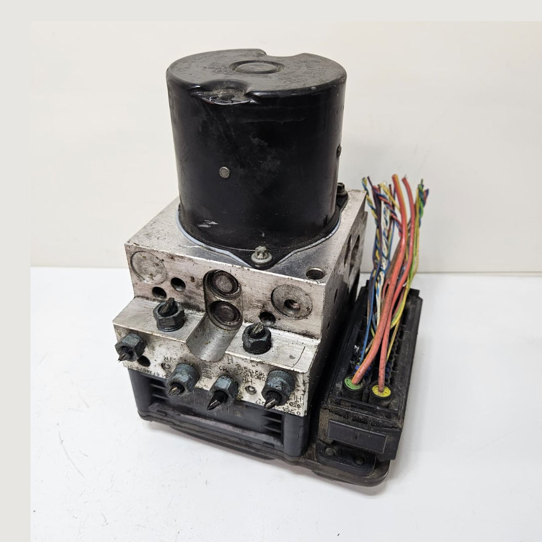 2008-2010 BMW 5 Series E60 535i 520d ABS Pump Control Module 6783360 USED