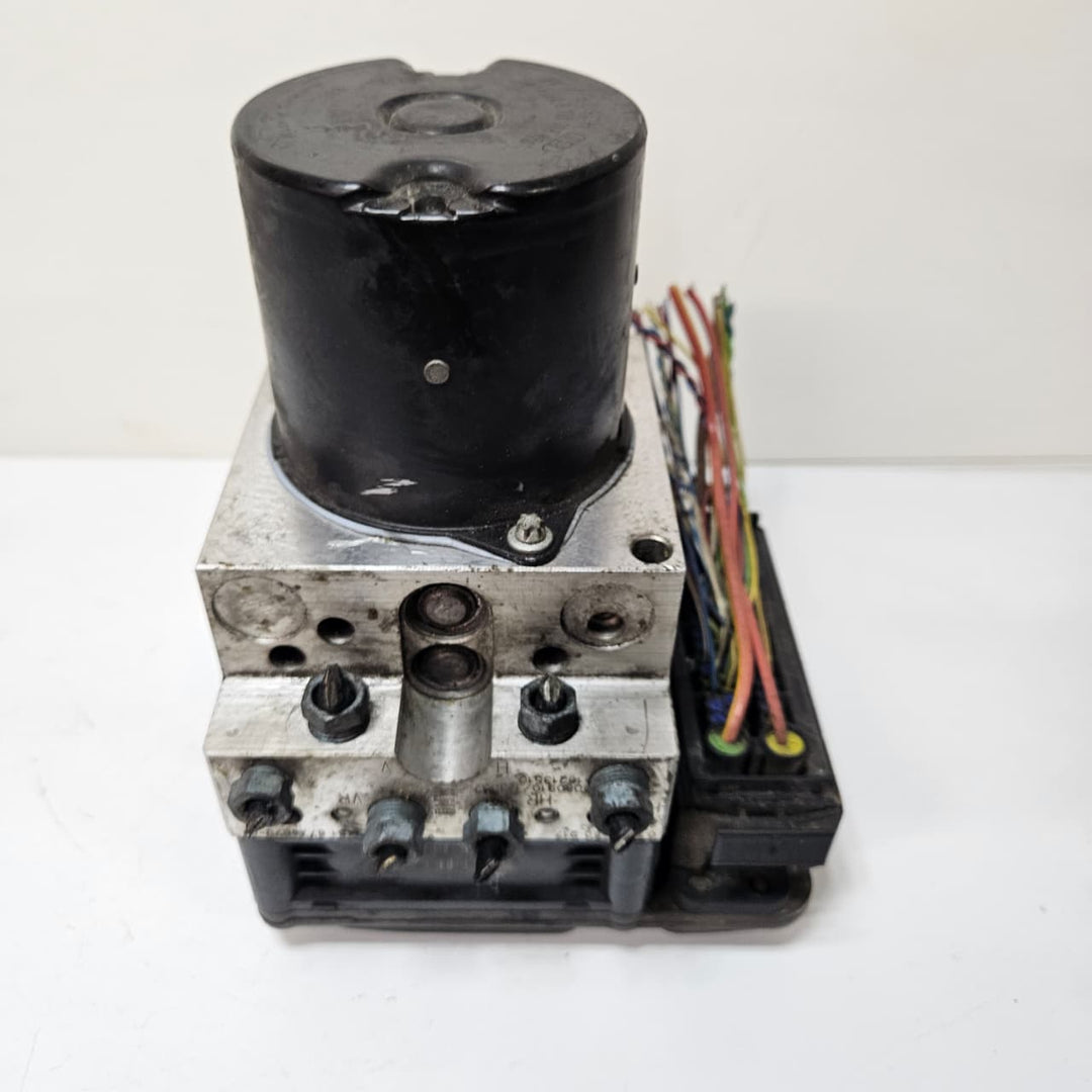 2008-2010 BMW 5 Series E60 535i 520d ABS Pump Control Module 6783360 USED