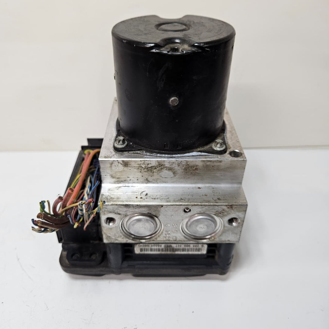 2008-2010 BMW 5 Series E60 535i 520d ABS Pump Control Module 6783360 USED