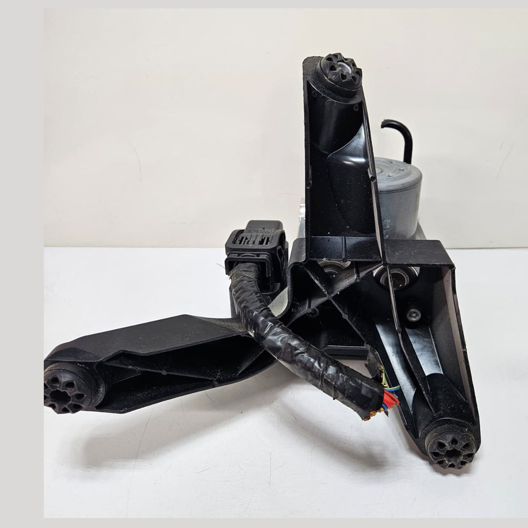 2014-2017 BMW i3 X1 F48 ABS Anti-Lock Brake Pump Control Module 6877112 USED