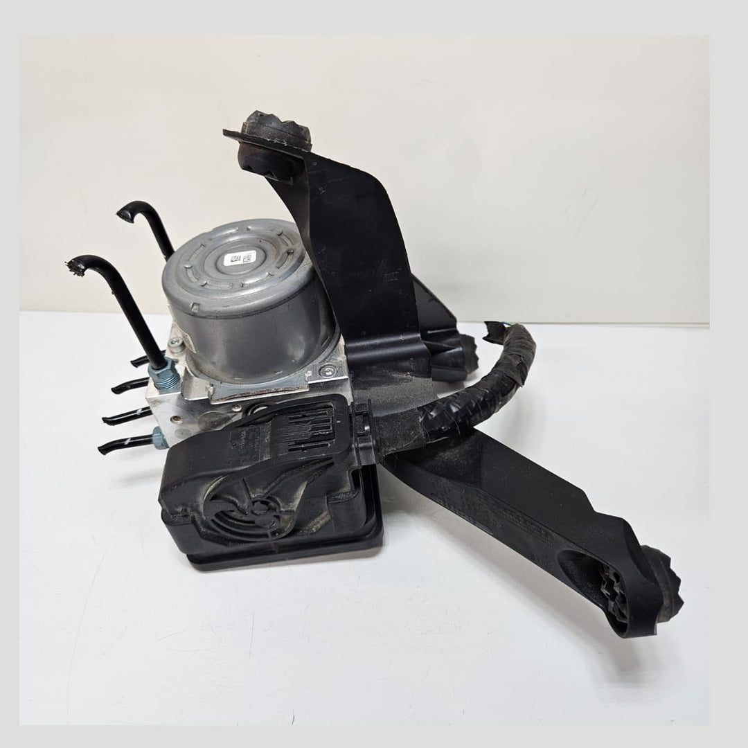 2014-2017 BMW i3 X1 F48 ABS Anti-Lock Brake Pump Control Module 6877112 USED