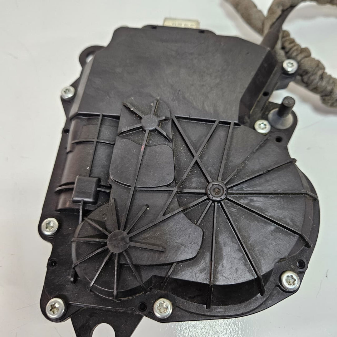 2010-2017 BMW 5 Series GT F07 535i GT Trunk Lid Lock Motor Actuator 7211168 USED