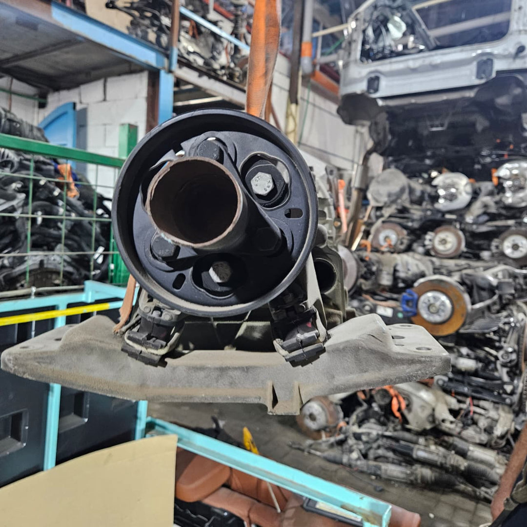 2012-2015 BMW F30 320i N20 Automatic Gearbox 8HP-45 8632479