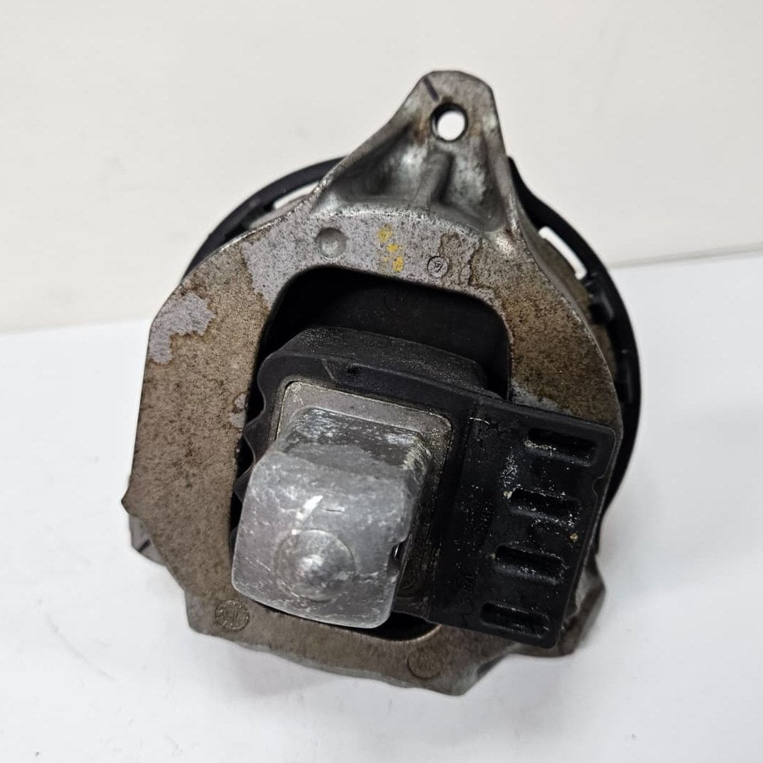 2017-2023 BMW 5 7 Series G30 G38 G32 GT G11 G12 530i Engine Mount 6860463