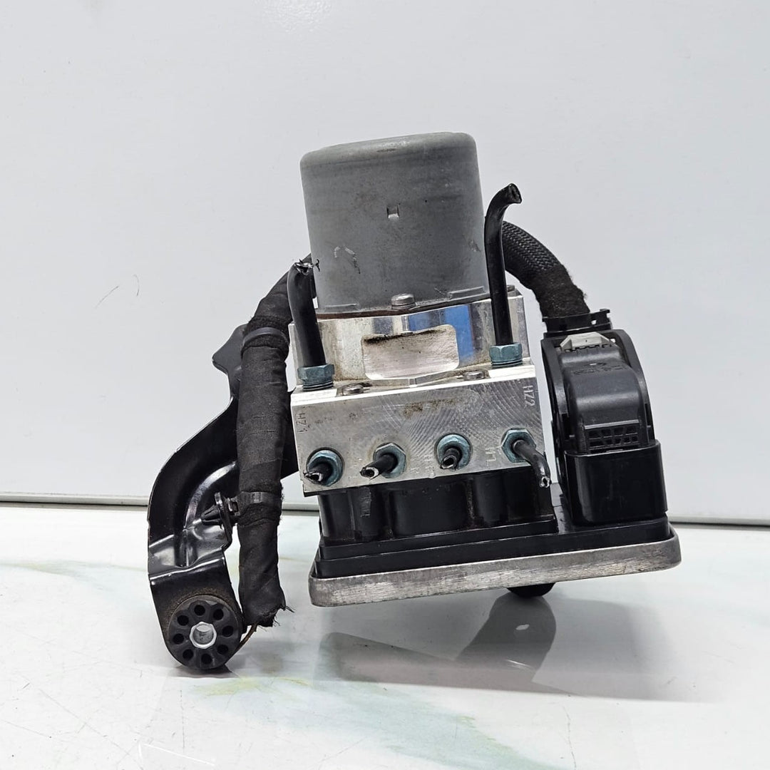 2016-2020 BMW G30, G32, G11, G12, G01 X3 Abs Dsc Pump Control Module 6876246 OEM USED
