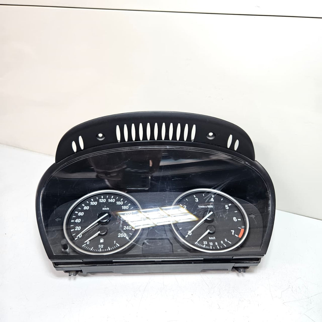 BMW 5 Series E60 sedan E61 touring wagon Speedometer Instrument Cluster 9153750