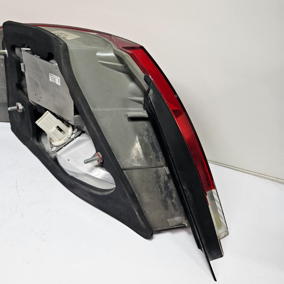 OEM BMW 7 Series E65 E66 Rear Taillight Rear Right Led 6937236