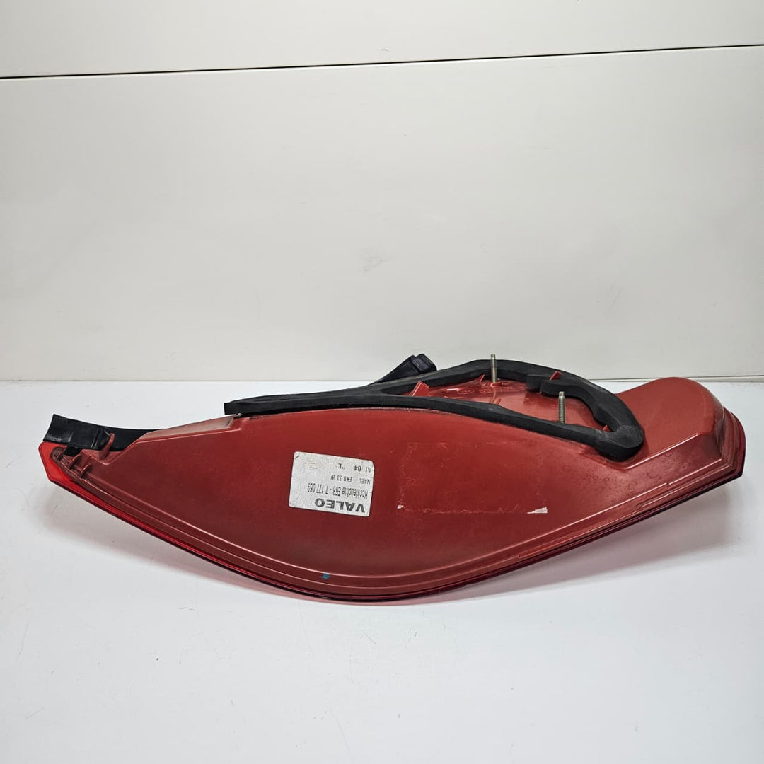 2006-2010 BMW E63 E64 M6 Left Tail Light 7177069