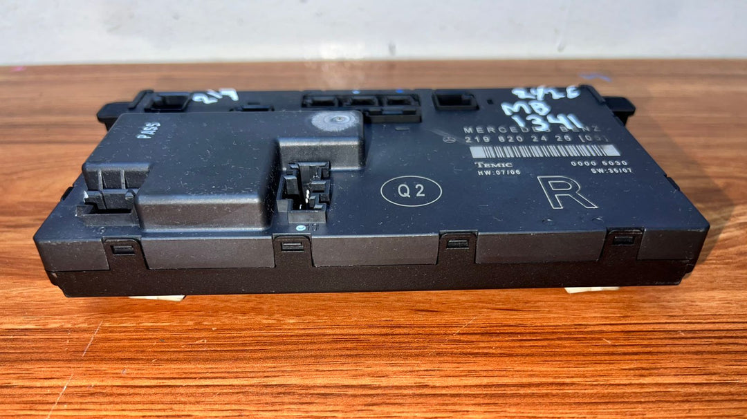 2006-2011 Mercedes-Benz CLS500 Front Door Control Module A2198202426 W219 CLS500 CLS550 OEM