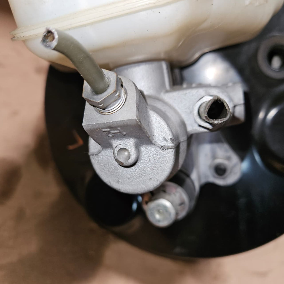 2007-2014 Mercedes-Benz S550 Brake Booster A2214303130 W221 S-Class W216 CL OEM