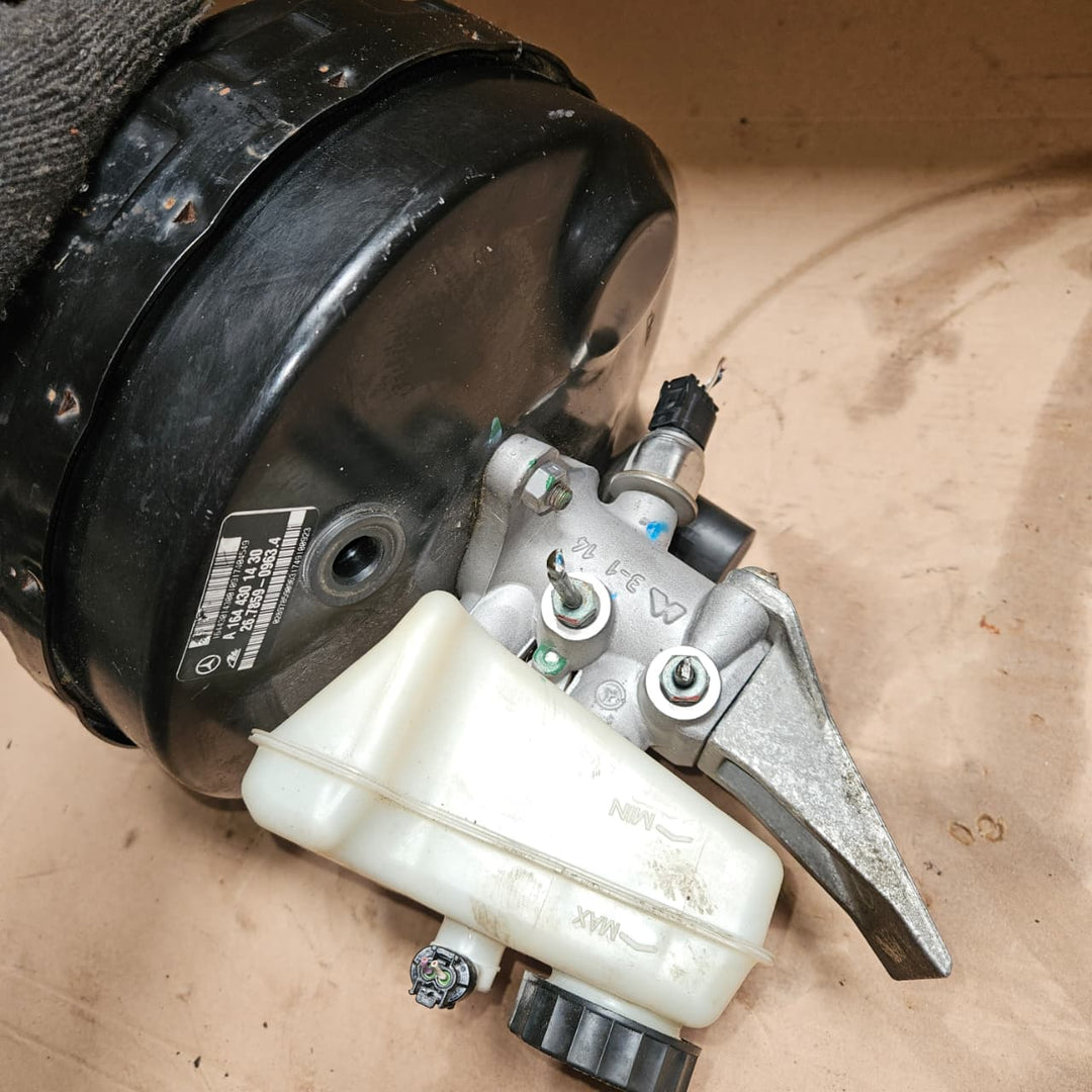 Mercedes-Benz ML320 CDI Brake Booster A1644301430 W164 M-Class OEM