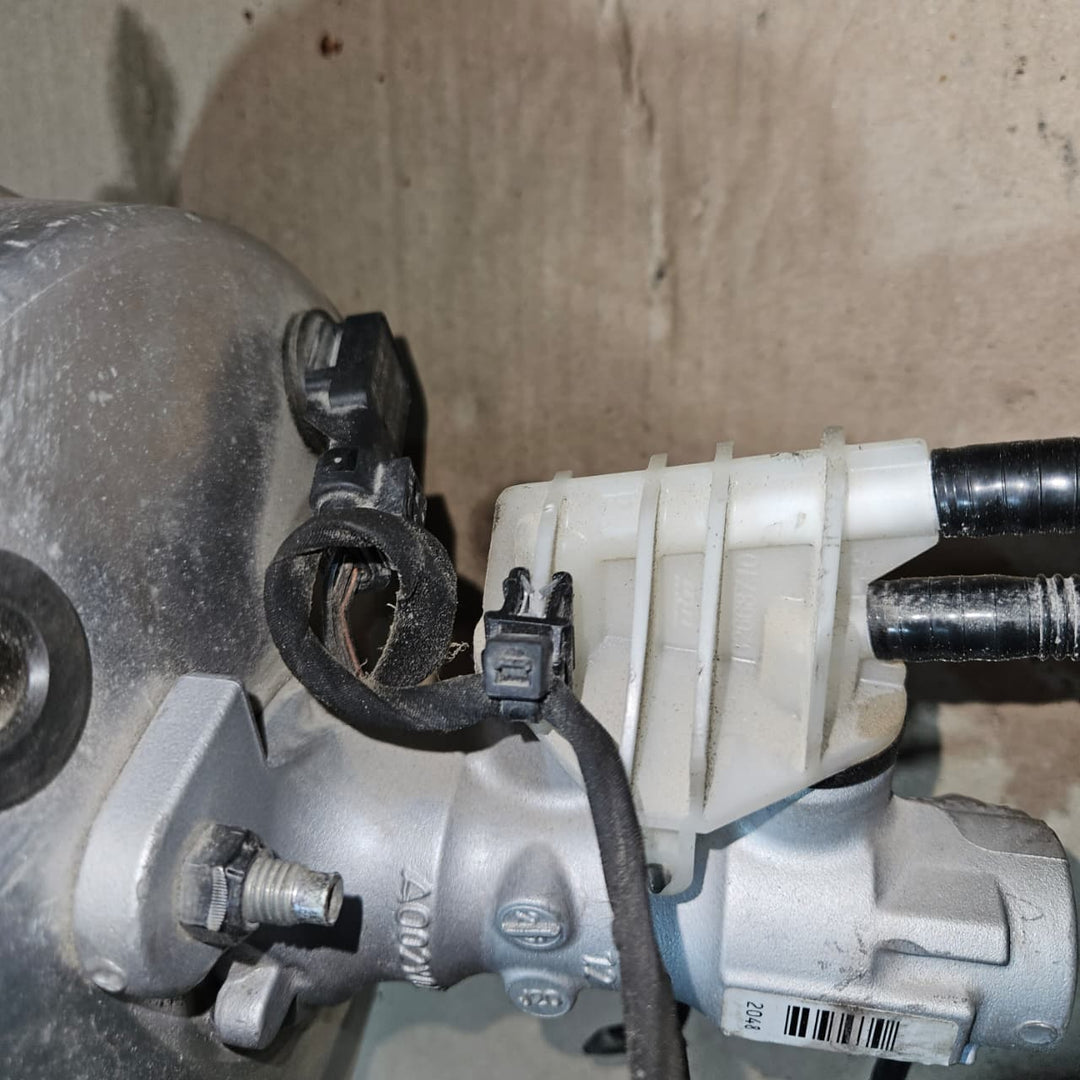 2014 Mercedes-Benz Viano Brake Booster A4474300300 Vito W447 OEM