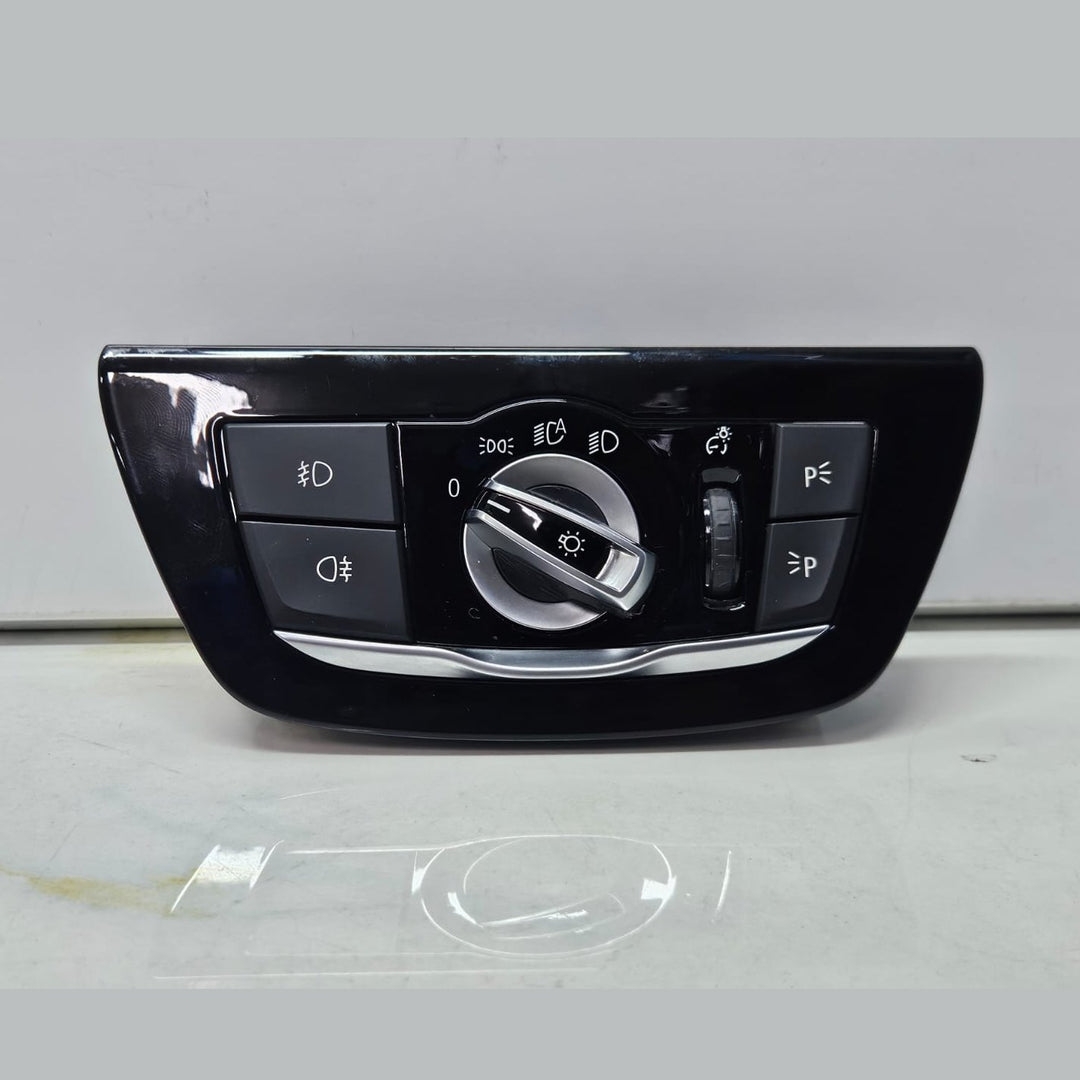 BMW 5 Series G30 G31 F90 Headlight Switch 6841883 OEM USED