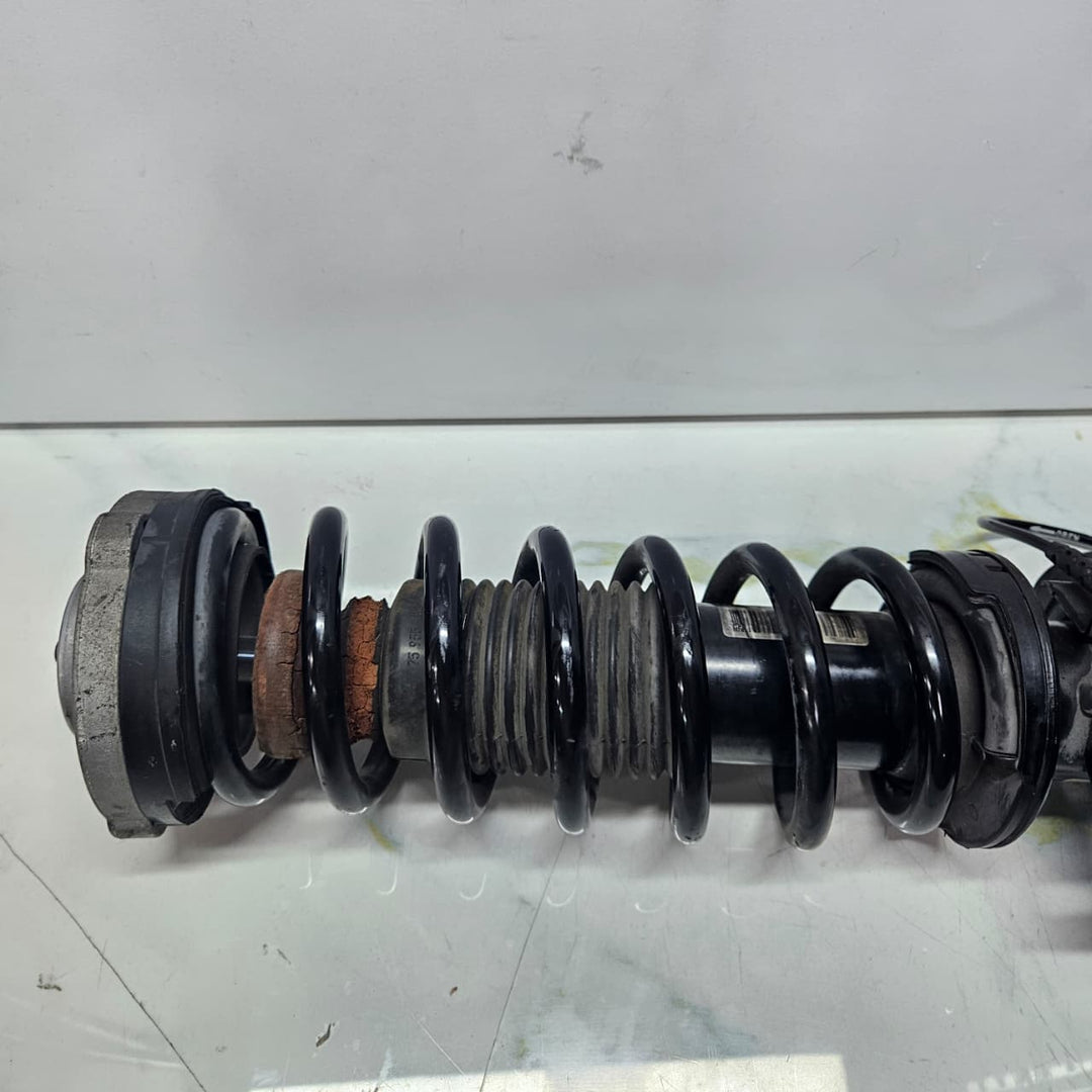 OEM BMW 7 Series F01 F02 F03 F04 Front Left Strut Assembly RWD 6863147