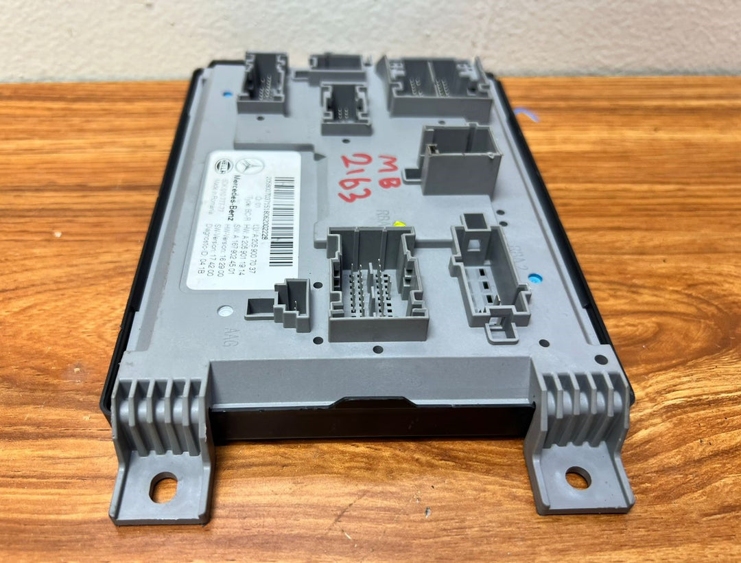 Mercedes-Benz Rear SAM Control Unit A2059007037 C-Class W205 OEM