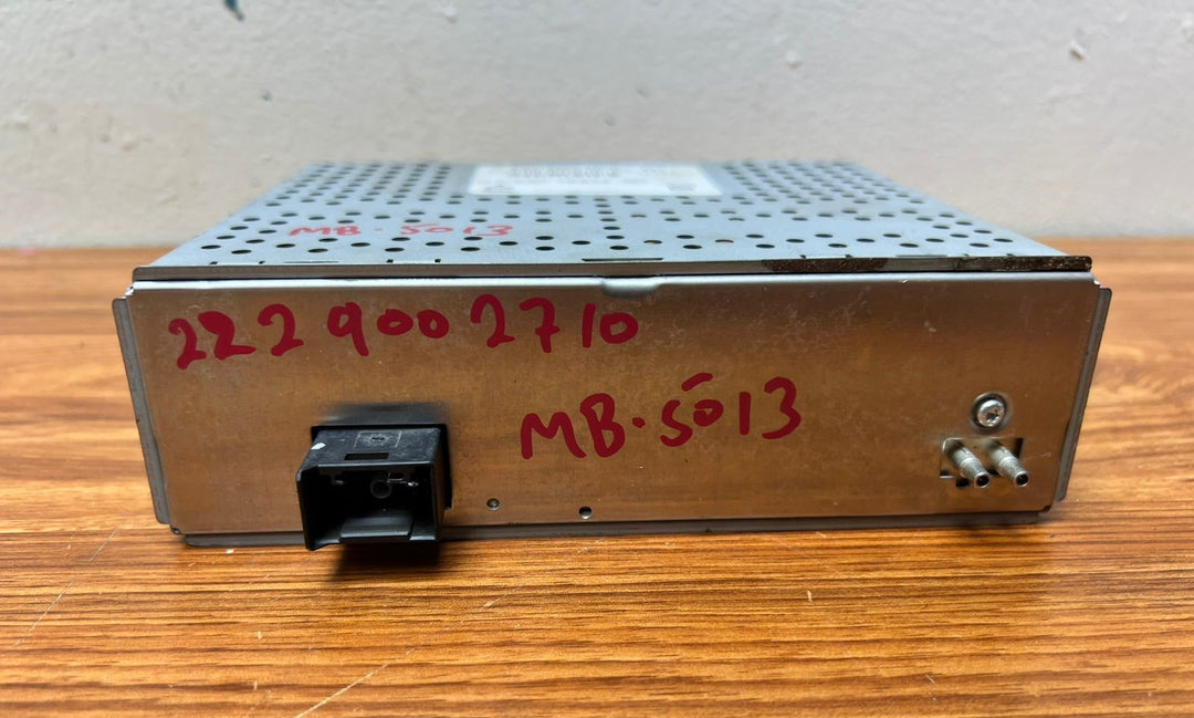 Mercedes-Benz Digital Audio Tuner Control Module A2229002710 W222 W292 GLE OEM