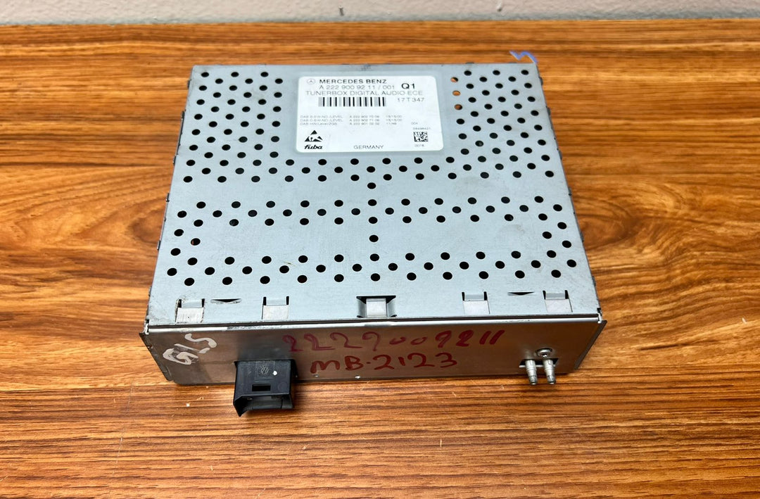 Mercedes-Benz GLE Digital Audio Tuner DAB Box A2229009211 W166 W205 C-Class OEM