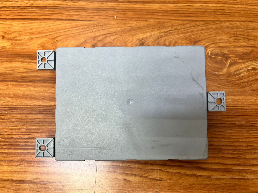 Mercedes-Benz C-Class Rear Signal Acquisition Actuation Module A2059008204 W205 OEM