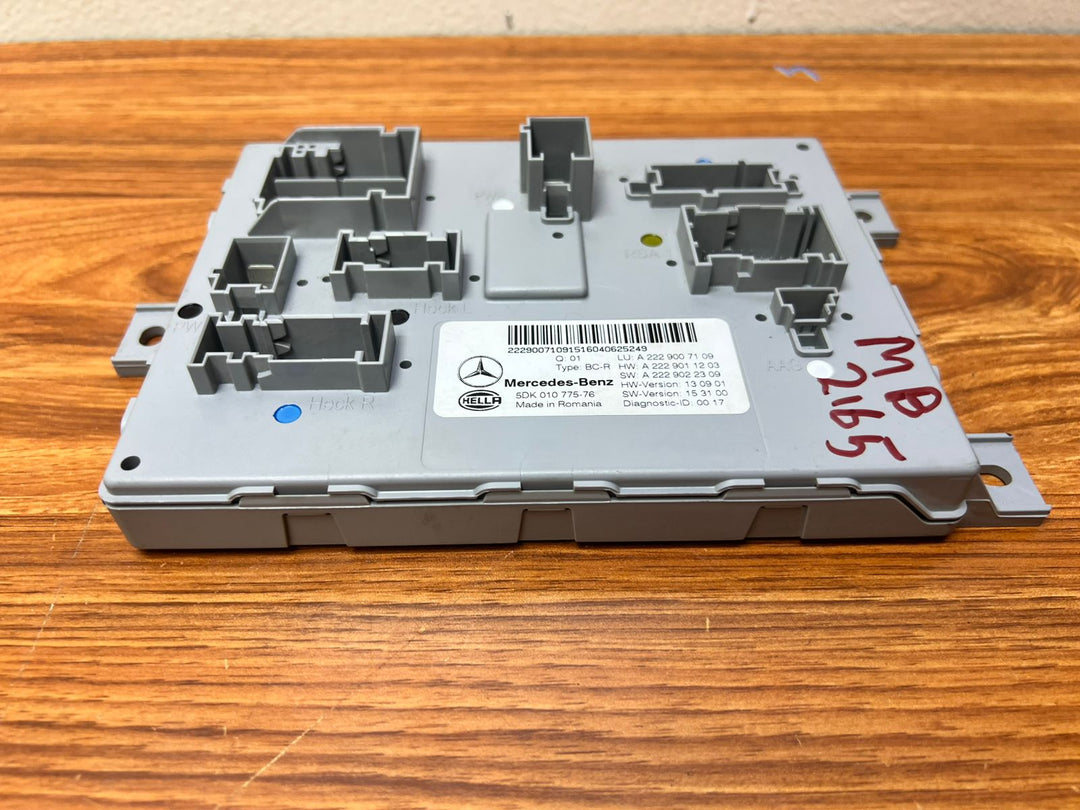 Mercedes-Benz C-Class Rear SAM Body Control Unit A2229007109 W205 OEM