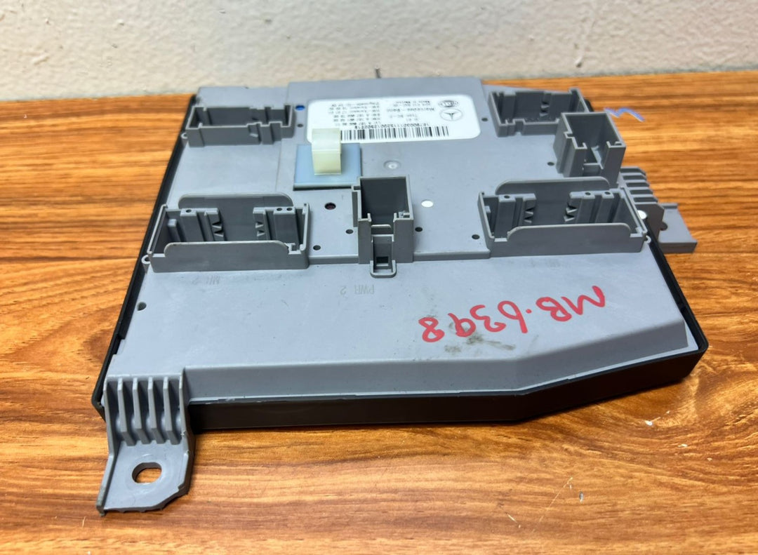 2020-2022 Mercedes-Benz GLS450 Central Body Control Module A1679003011 OEM
