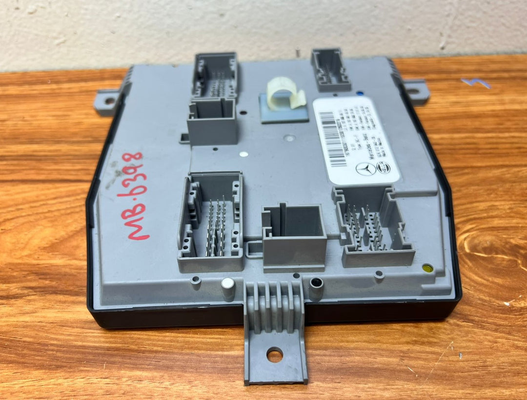 2020-2022 Mercedes-Benz GLS450 Central Body Control Module A1679003011 OEM