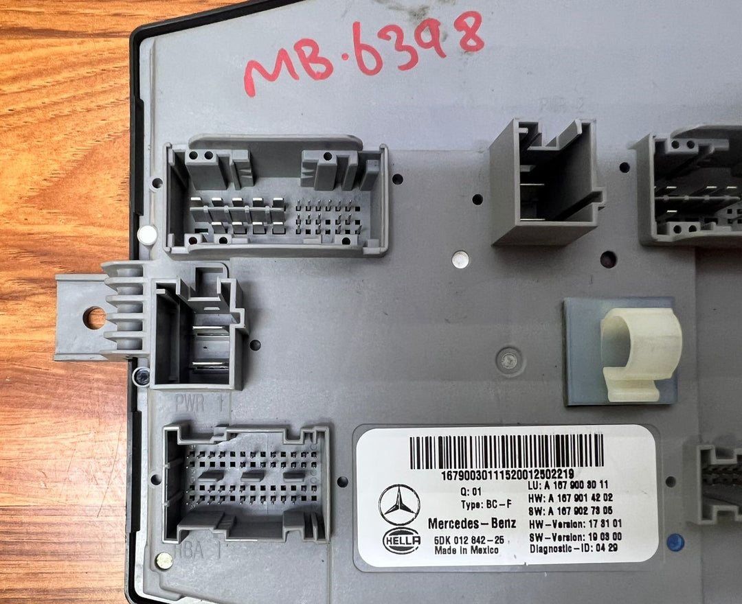 2020-2022 Mercedes-Benz GLS450 Central Body Control Module A1679003011 OEM