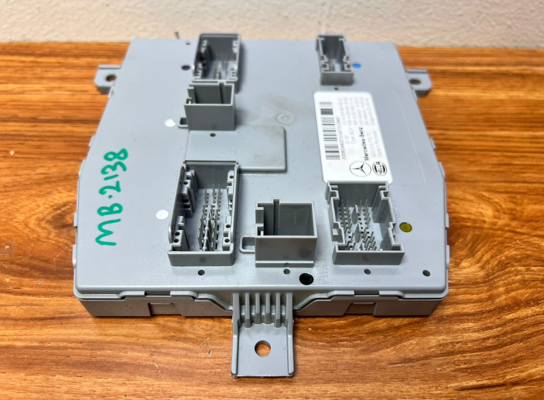 Mercedes-Benz C-Class SAM Body Control Module A2059006822 W205 OEM