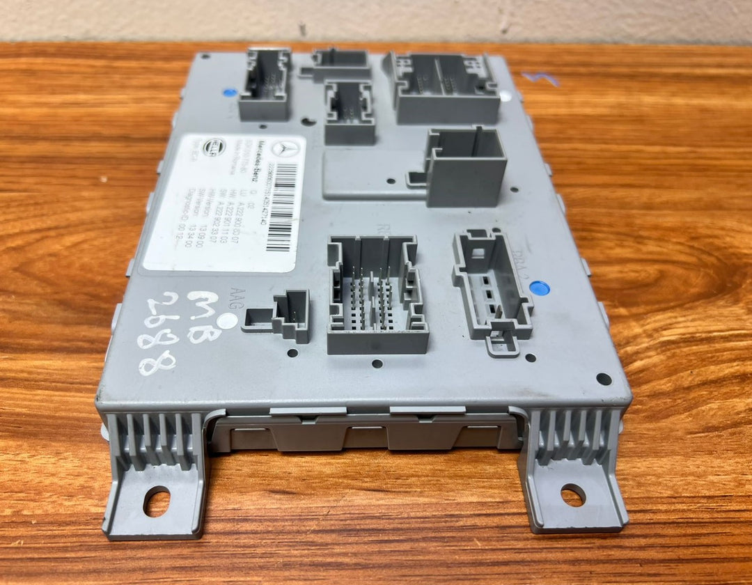 Mercedes-Benz C-Class SAM Body Control Module A2229006007 W205 W222 S-Class OEM