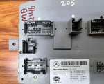 Bild in die Galerieansicht laden, Mercedes-Benz C-Class Front SAM Body Control Module A2059009321 W205 OEM