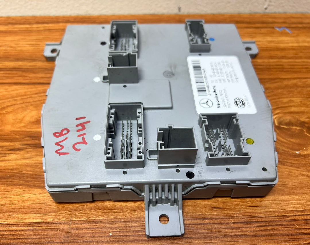 Mercedes-Benz SAM Body Control Module A2059003913 C-Class W205 C300 C200 OEM