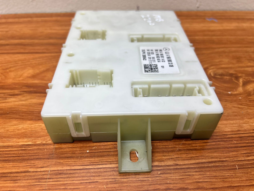 Mercedes-Benz Rear SAM Control Unit A1669003308 W166 ML350 GL450 OEM