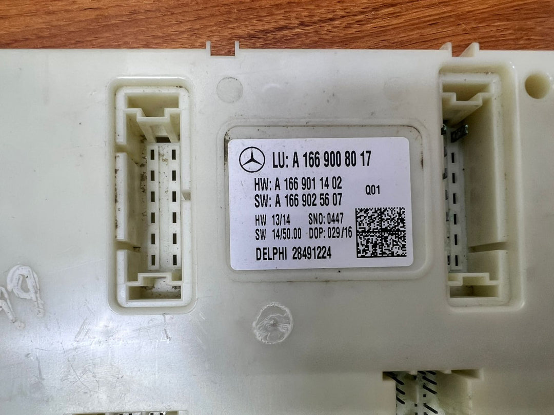 Mercedes-Benz GLE SAM Signal Activation Control Module A1669008017 W166 C292 OEM