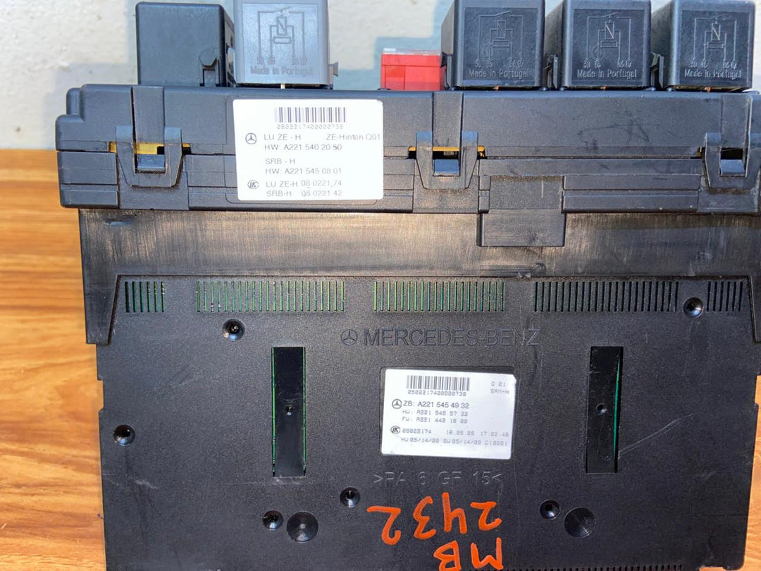 Mercedes-Benz S550 W221 Rear SAM Fuse Box Control Module A2215402050 A2215454932 OEM
