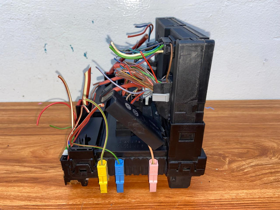 Mercedes-Benz S550 W221 Rear SAM Fuse Box Control Module A2219067400 A2219005804 OEM