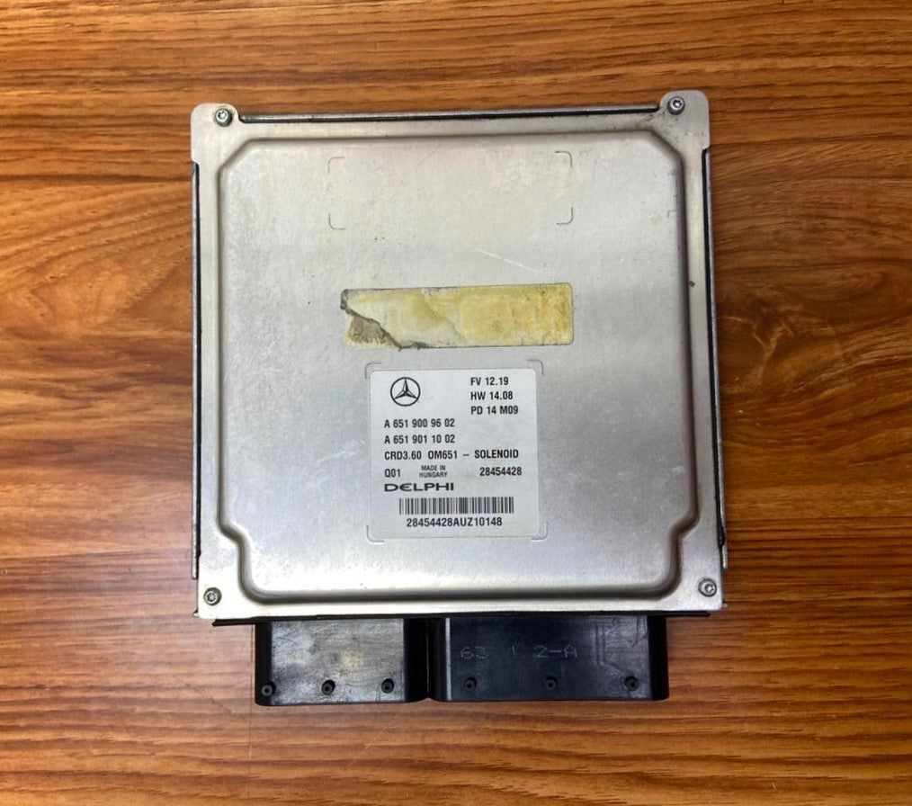 Mercedes-Benz Engine Control Module ECM ECU A6519009602 E-Class W212 OEM
