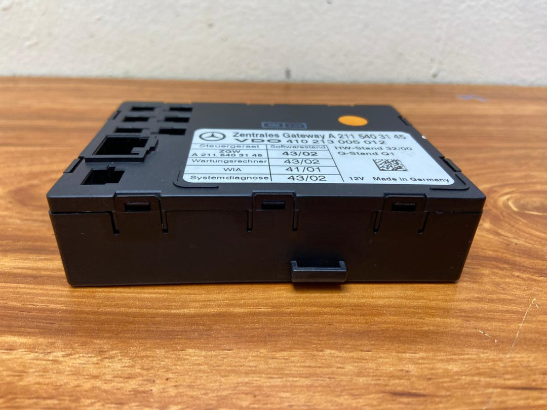 Mercedes-Benz Central Gateway Control Unit Module A2115403145 E-Class W211 W203 OEM