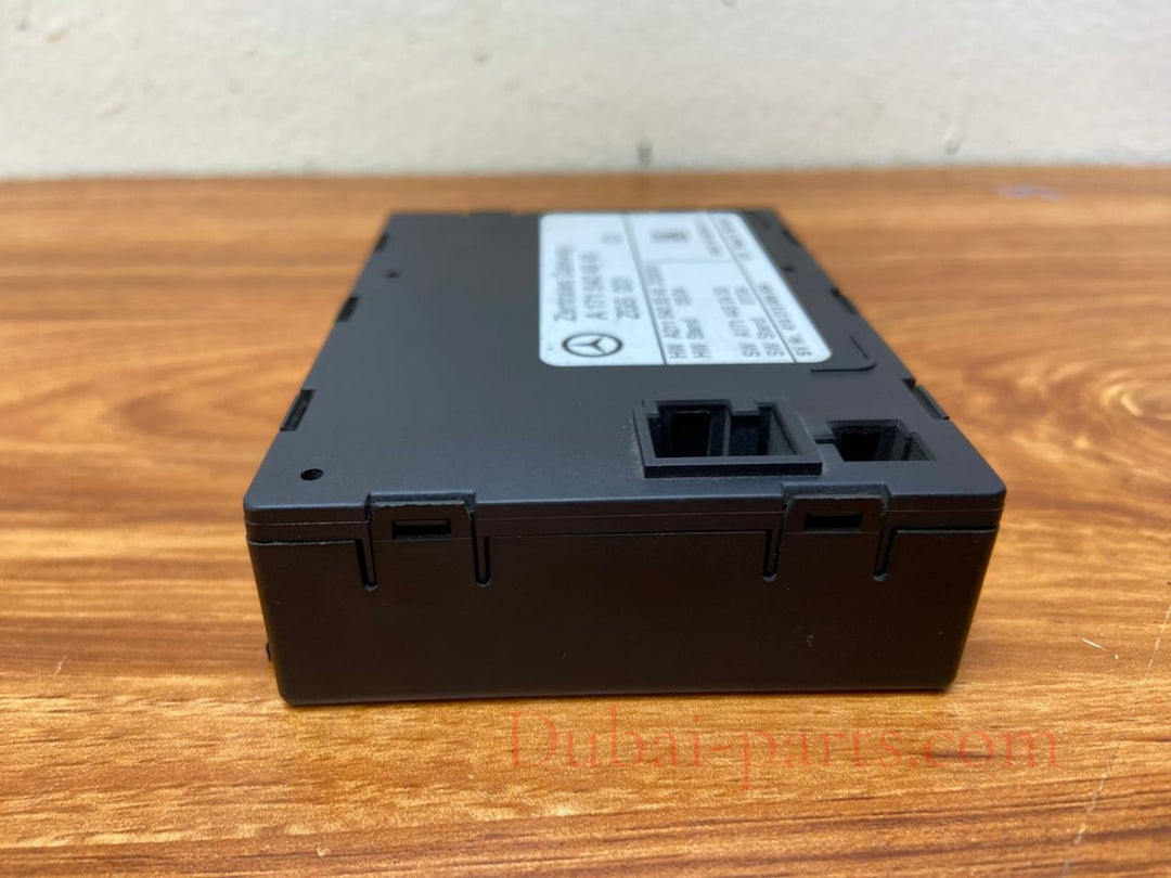 Mercedes-Benz SLK Gateway Control Module A1715404945 SLK R171 W171 OEM