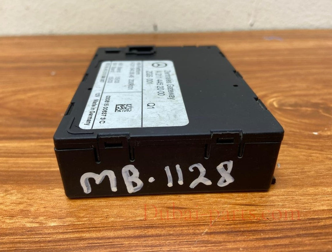 Mercedes-Benz Central Gateway Control Module A2114452000 W211 E-Class OEM