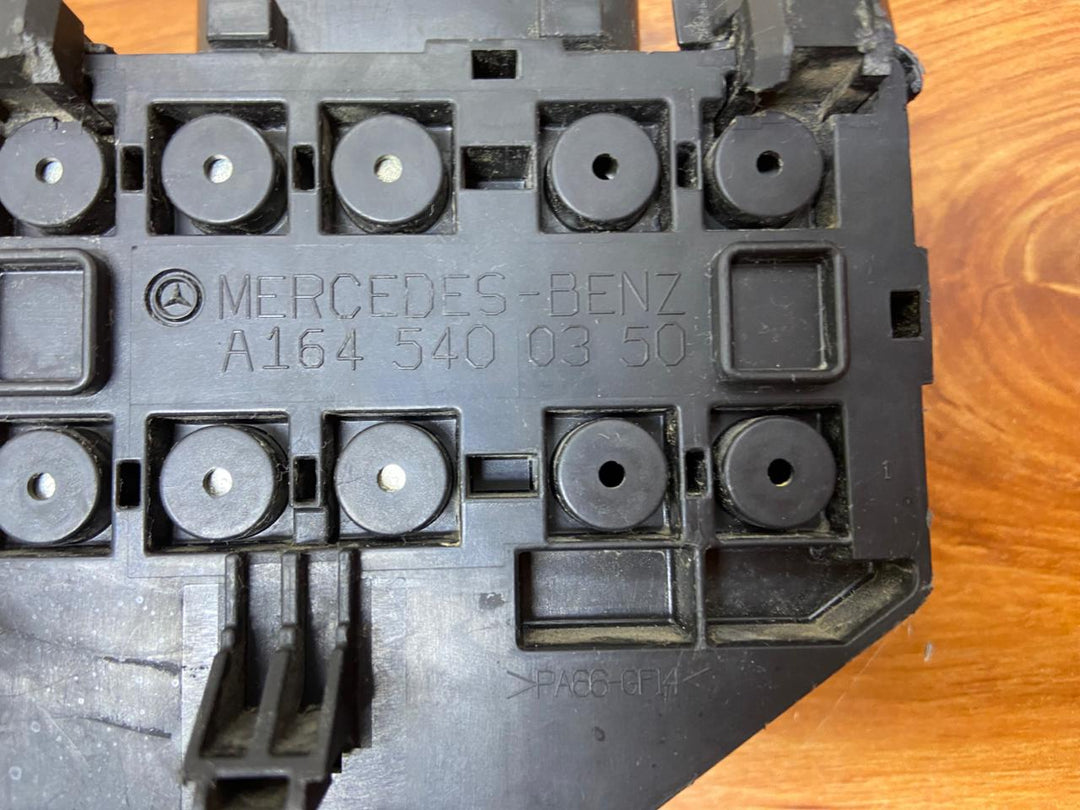 Mercedes-Benz Fuse Box A1645400350 W164 GL-Class ML-Class W251 R-Class OEM