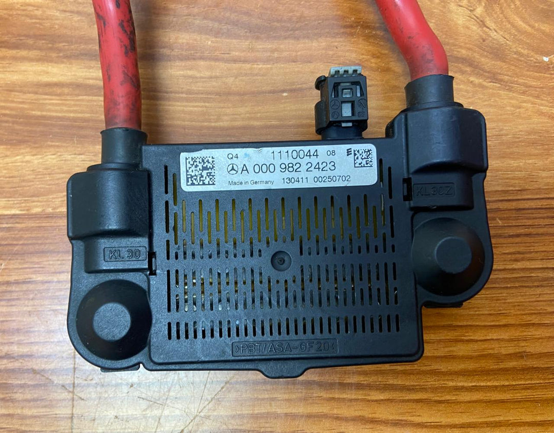 Mercedes-Benz S-Class W221 Starter Relay RHD A0009822423 S-Class OEM