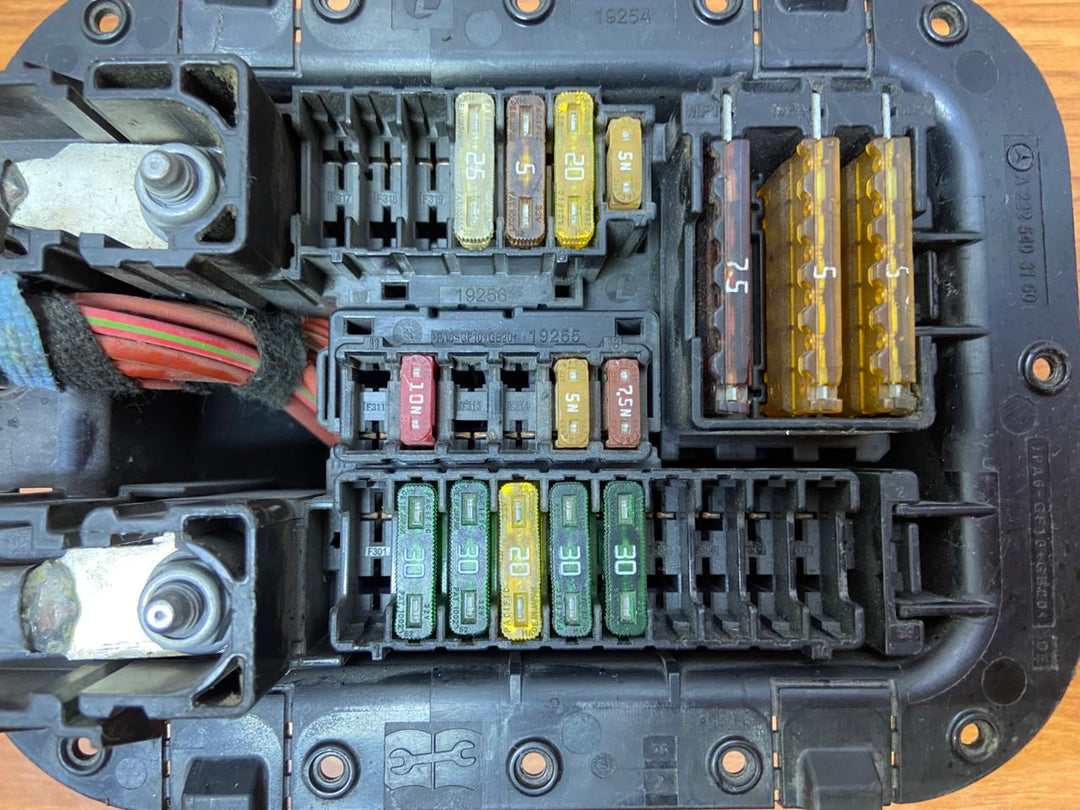 Mercedes-Benz C-Class W205 S-Class W222 Fuse Box A2225403150 OEM