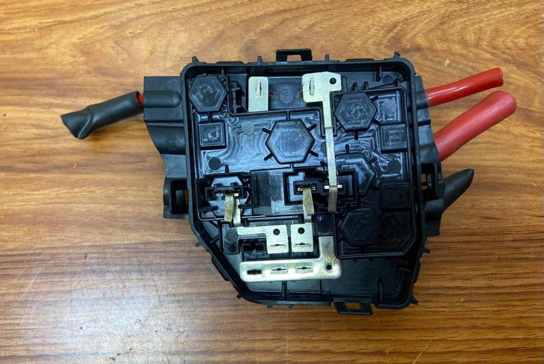 2007-2013 Mercedes-Benz S-Class Fuse Box A2215406850 S-Class W221 OEM