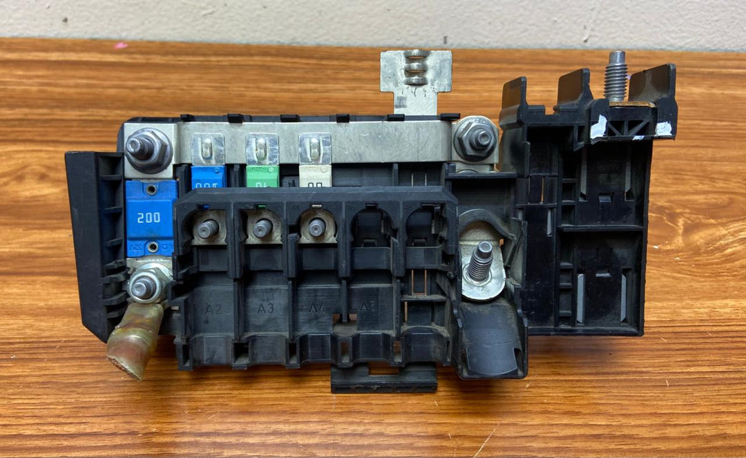 2013-2017 Mercedes-Benz A250 Fuse Box A2465400950 A-Class W176 CLA GLA OEM