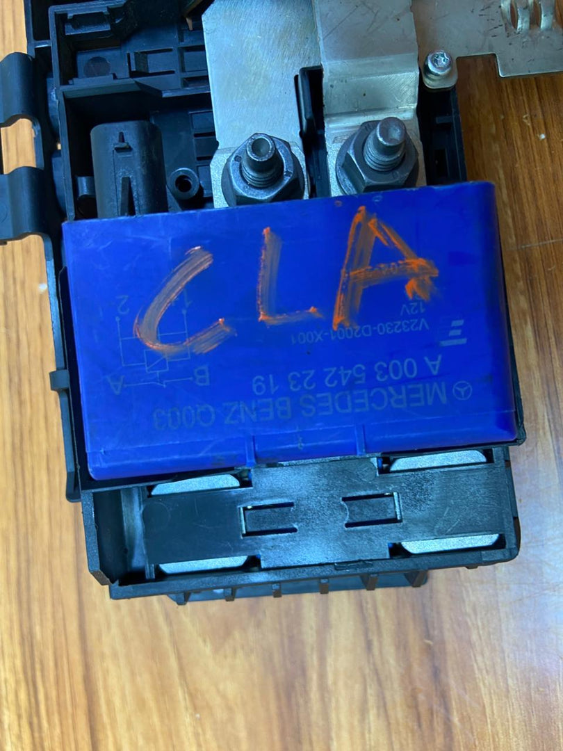 2013-2017 Mercedes-Benz A250 Fuse Box A2465400950 A-Class W176 CLA GLA OEM
