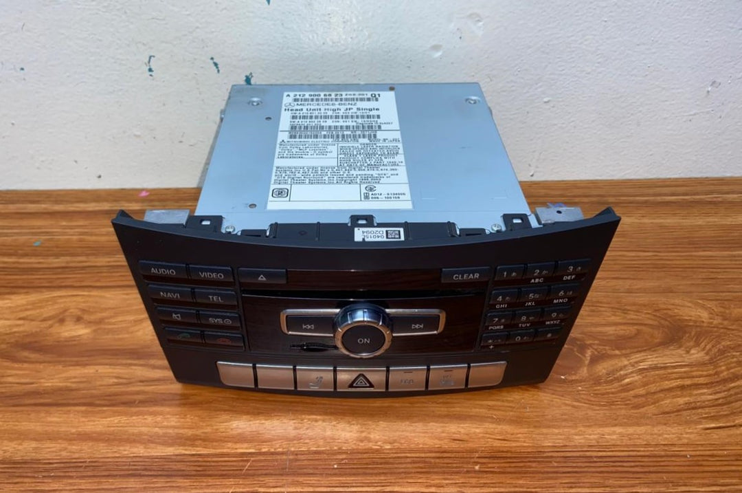 Mercedes-Benz Head Unit CD Player A2129006823 E-Class W212 OEM Radio Audio