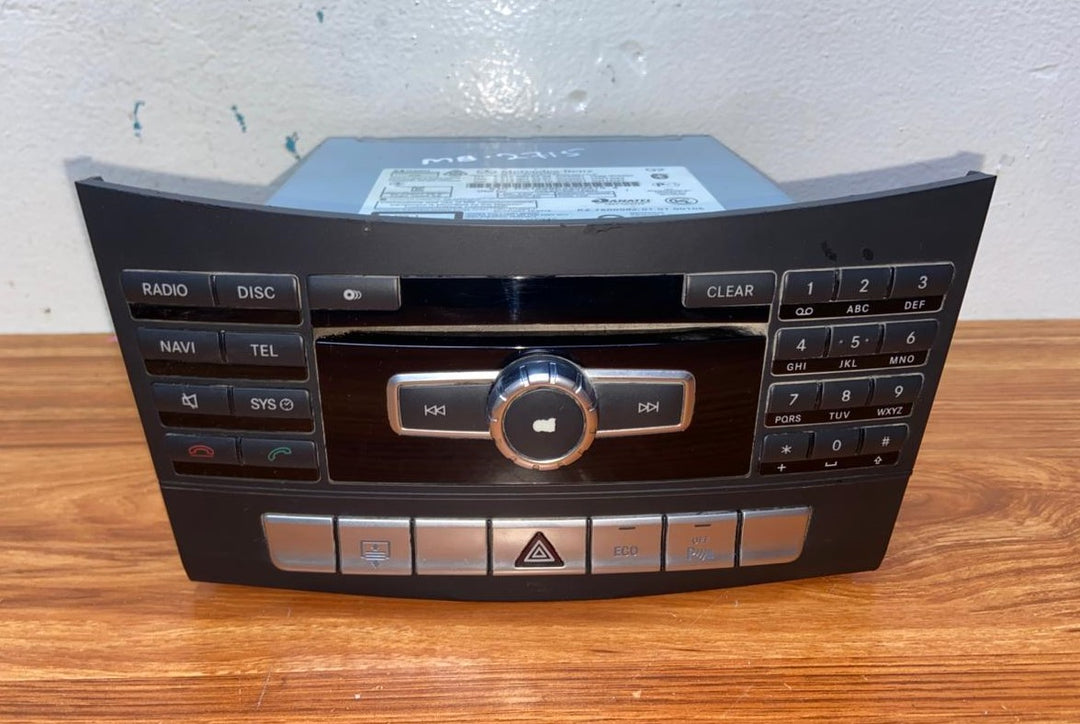 Mercedes-Benz Head Unit CD Player A2129008428 E-Class W212 OEM Radio Audio