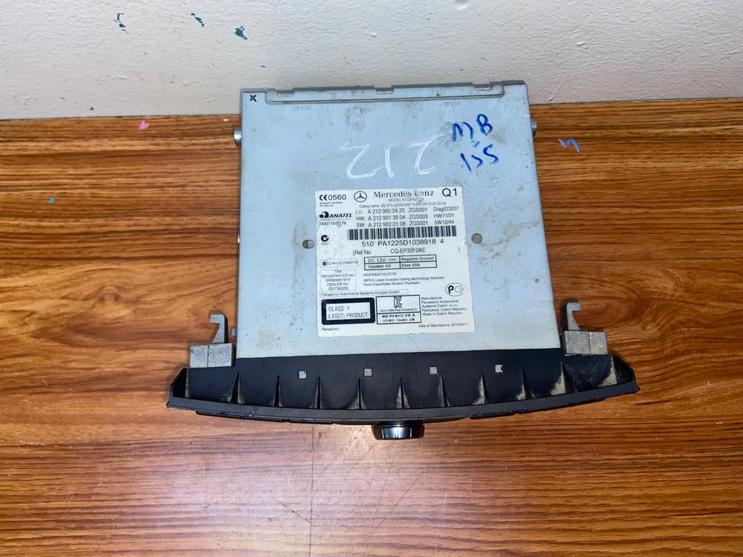 Mercedes-Benz Head Unit CD Player A2129002423 E-Class W212 OEM Radio Audio