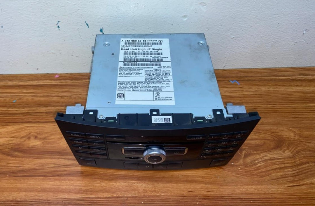 Mercedes-Benz Head Unit CD Player A2129005713 E-Class W212 OEM Radio Audio