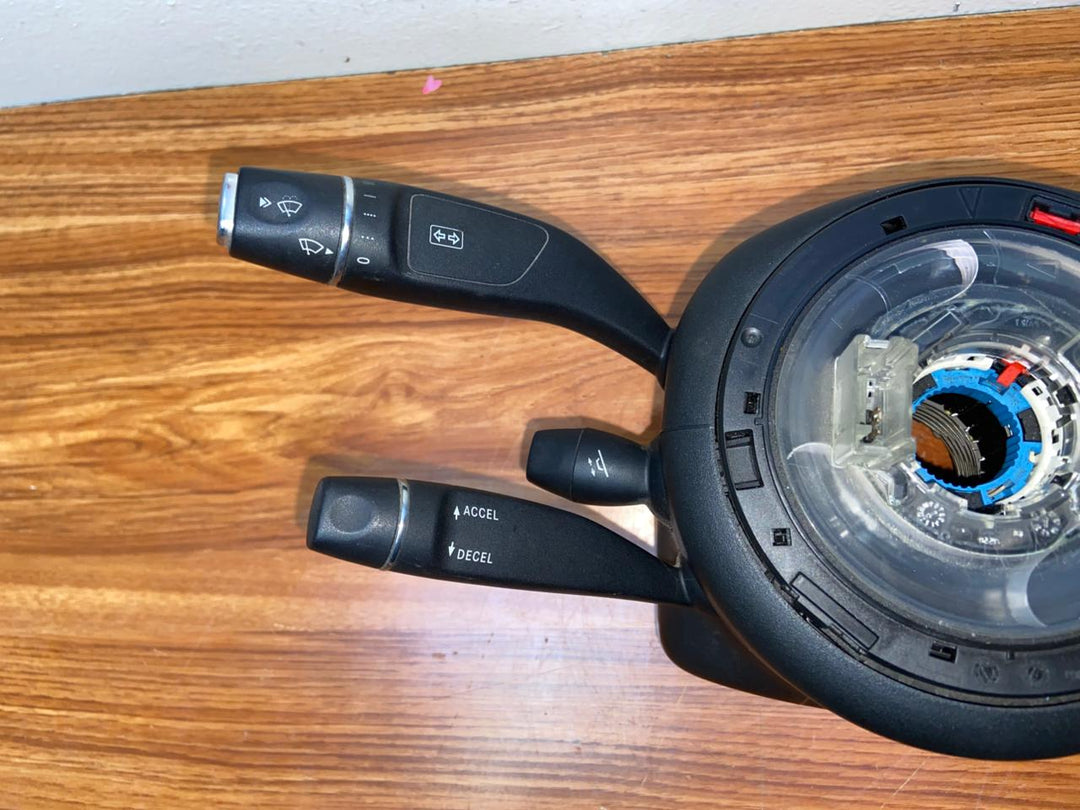 Mercedes-Benz Steering Column Turn Signal Wiper Switch A2129008615 E-Class W212